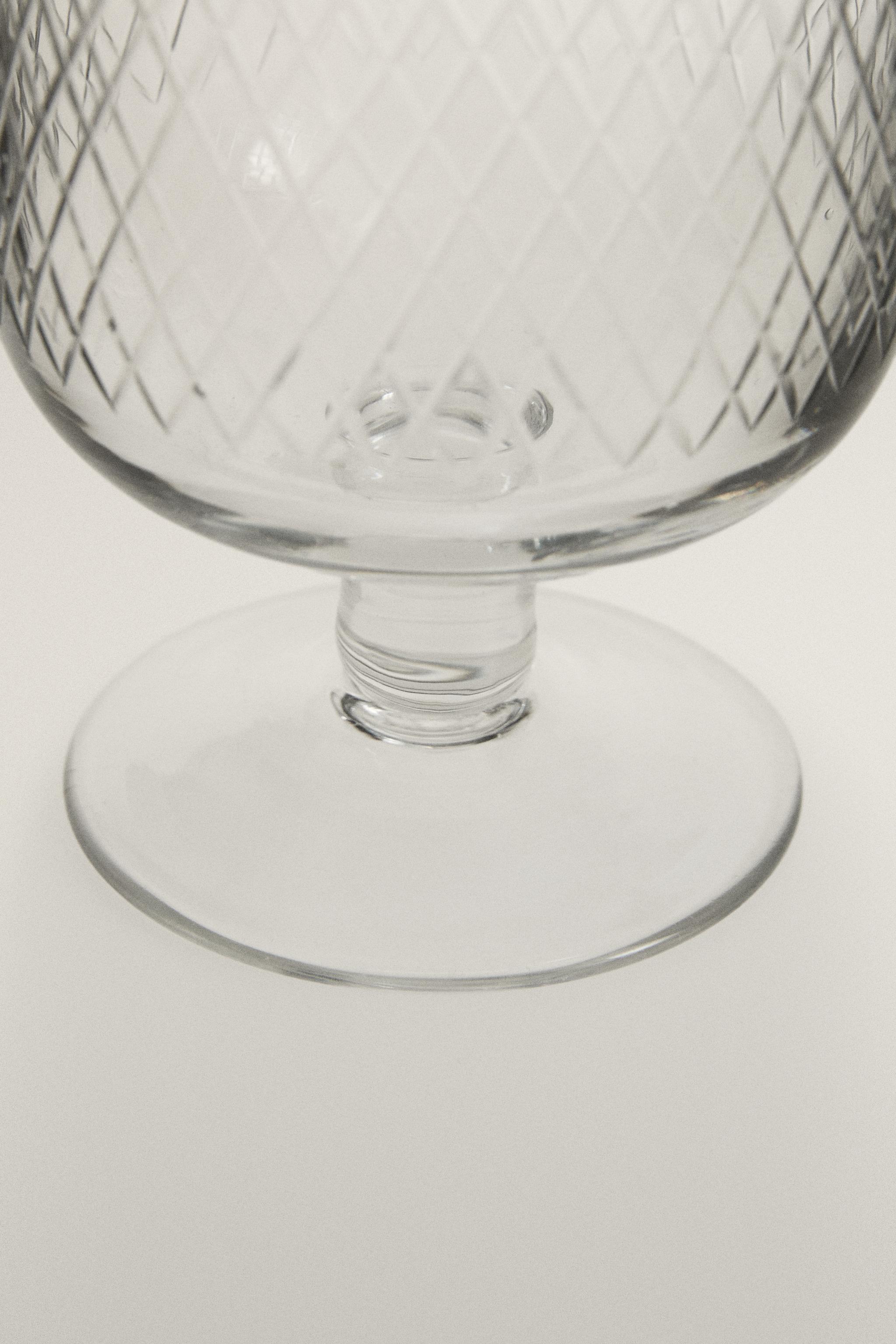 VERRE À PIED EN VERRE TAILLÉ